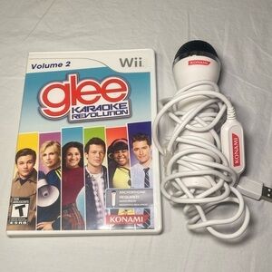 Glee Volume 2 Karaoke Revolution Nintendo Wii Complete Game and Microphone NWOT